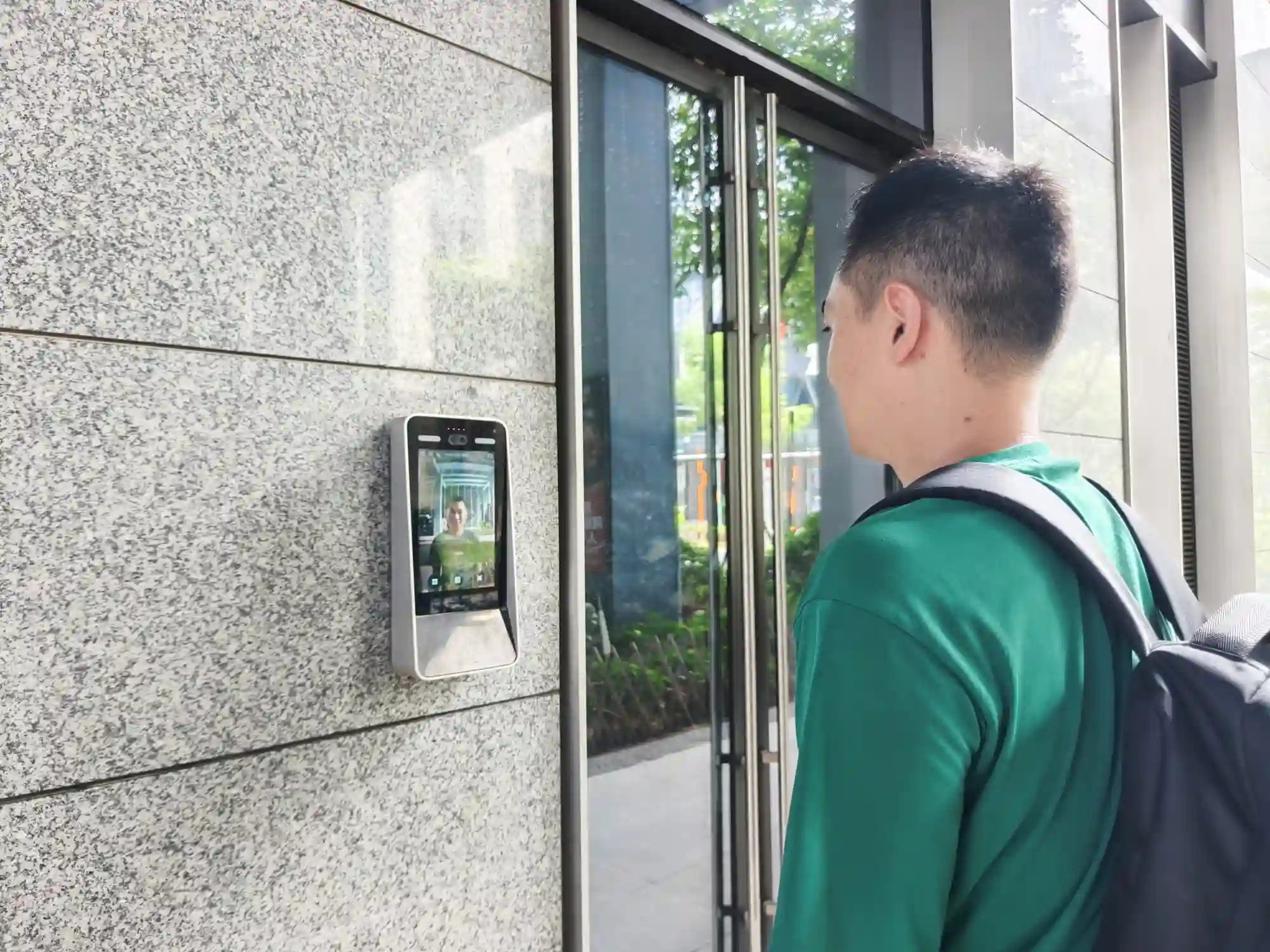 Llaves, códigos compartidos y accesos sin control: riesgos invisibles en los edificios